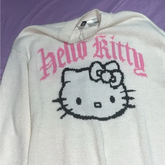 Hello kitty H&M sweater! 🎀 - Picture 3 of 3